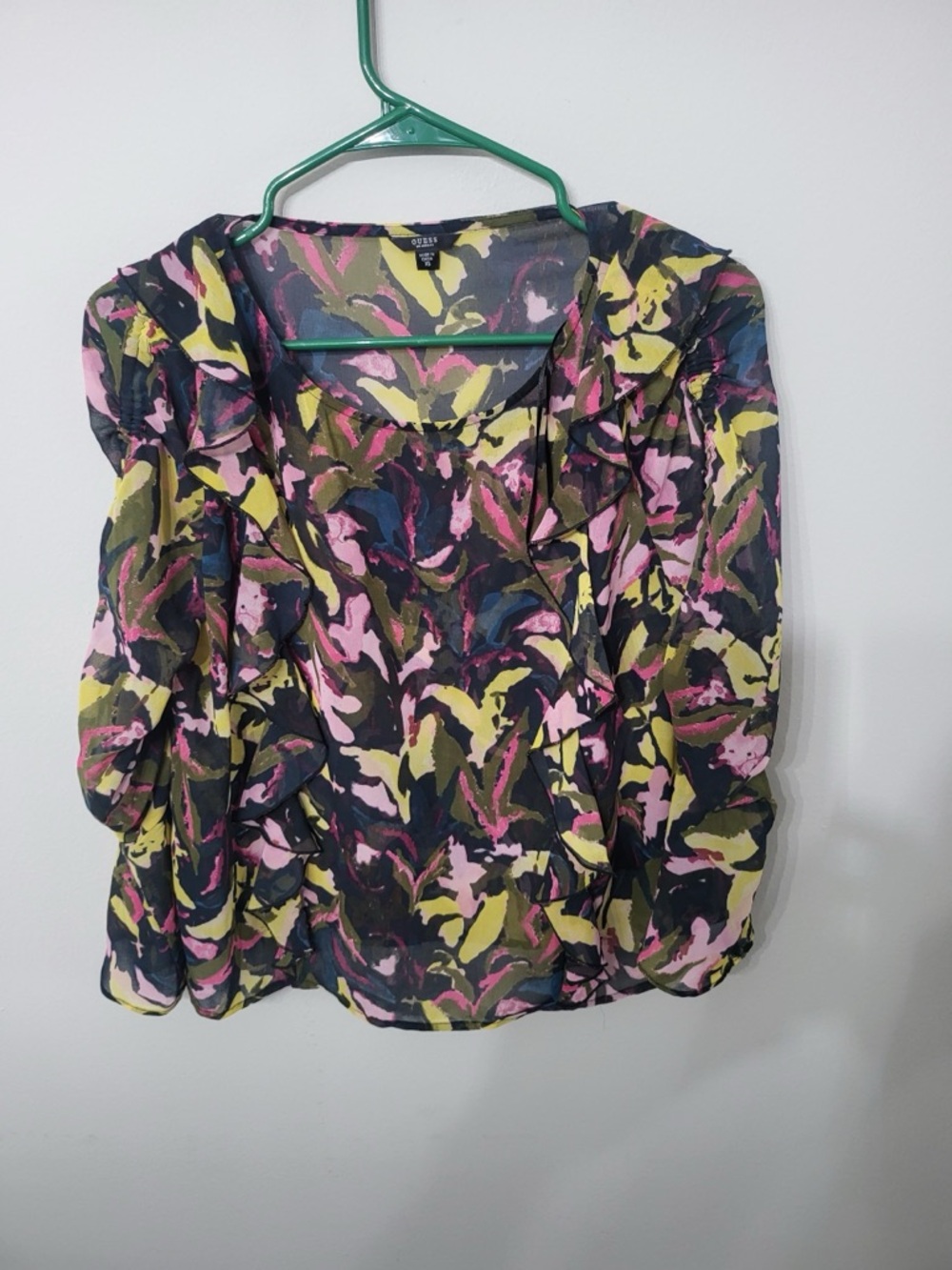 Women’s Guess Los Angeles Floral Ruffle Top Size XS Like New